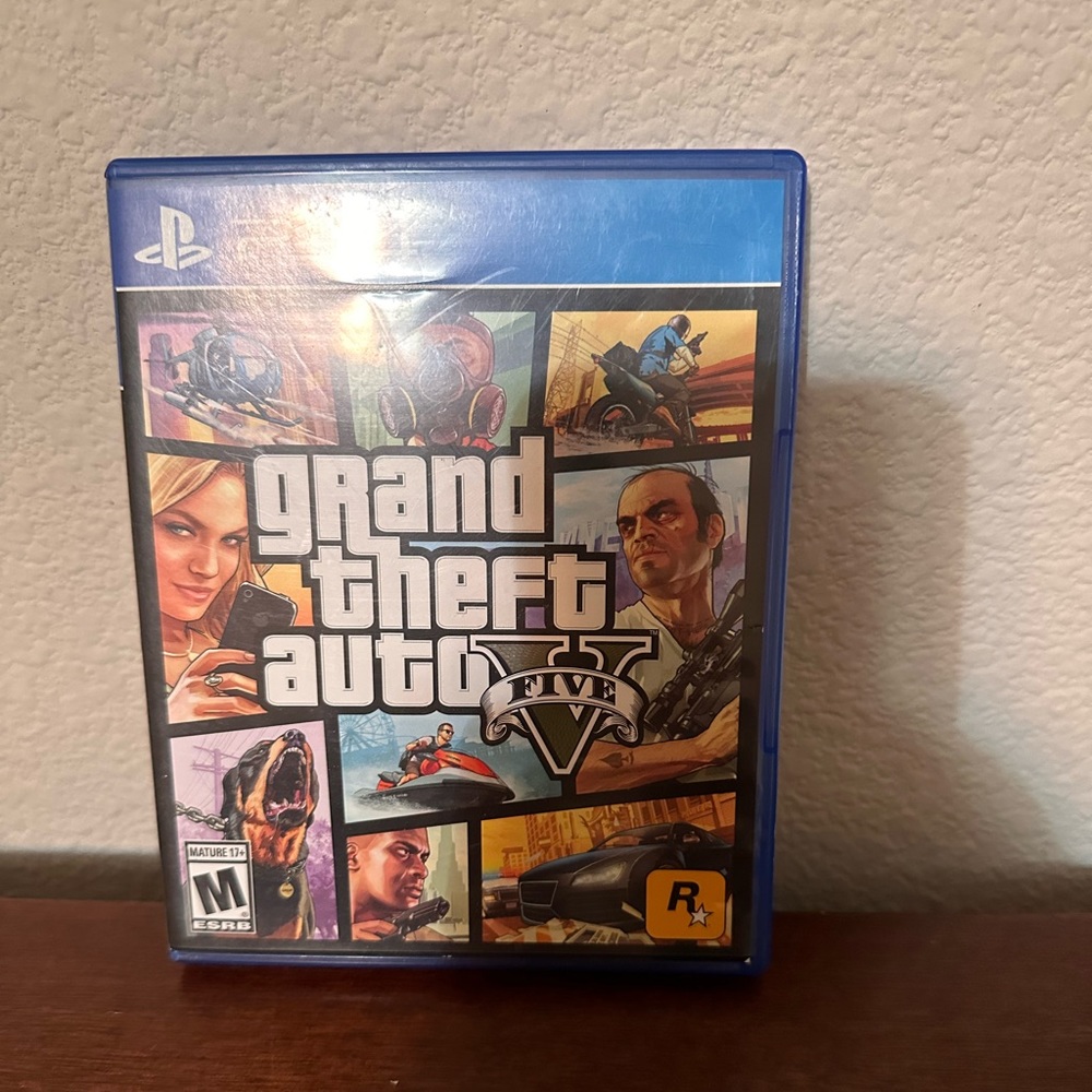 Grand theft auto 5 for PS4. Excellent condition with no scratches